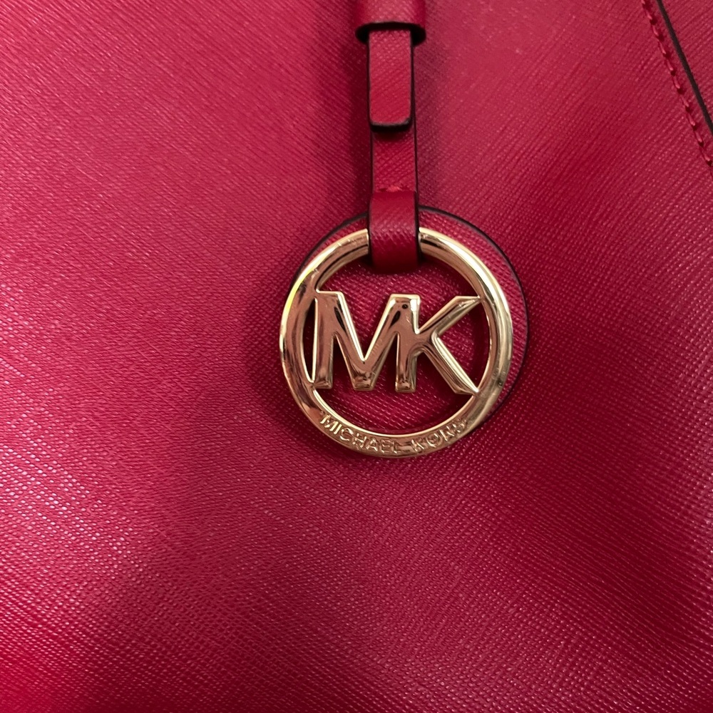 Michael Kors Red Saffiano Leather Shoulder Bag with Gold Chain - Picture 12 of 12